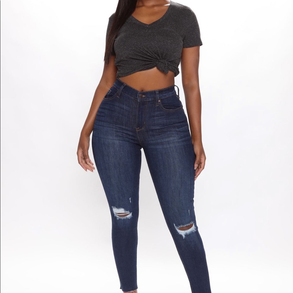 brand new never worn dark wash jeans